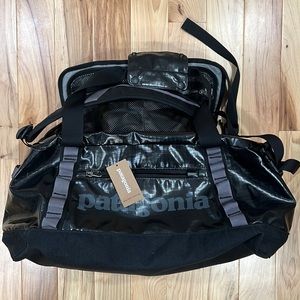 Patagonia Black Hole Duffel 45L Black NWT